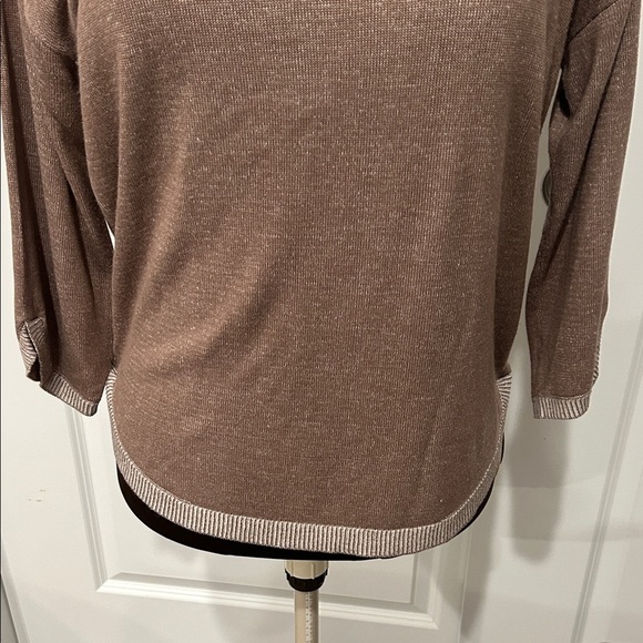 Chico's Taupe Brown Boat Neck Nautical Dolman Sleeve Knit Top Size 1/Medium - Picture 6 of 9